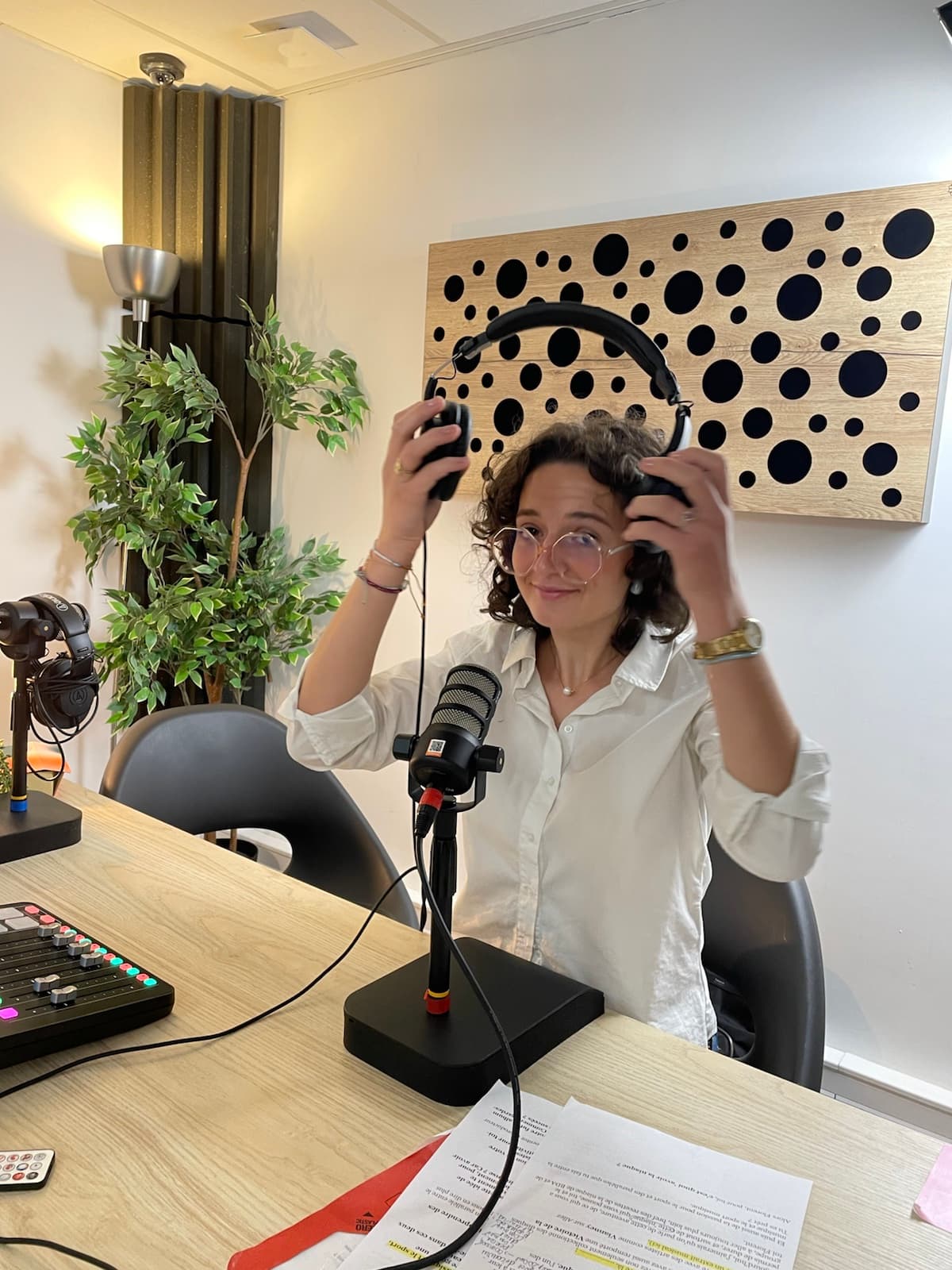 Charline au micro